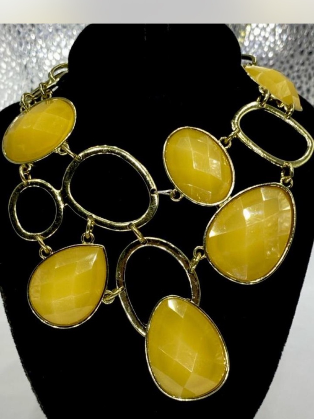 Statement * Bisque” Teardrop & Oval Necklace  ^ Bonus !!! 👀 at Pics ;0)